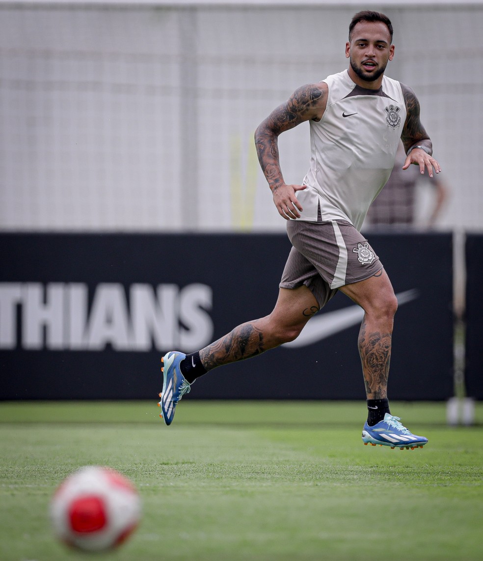 Maycon impressiona Corinthians em pré-temporada, mas só voltará a jogar em fevereiro | corinthians | ge