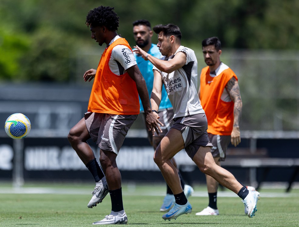 Corinthians se reapresenta e inicia preparação para enfrentar o Vitória com desfalques | corinthians | ge