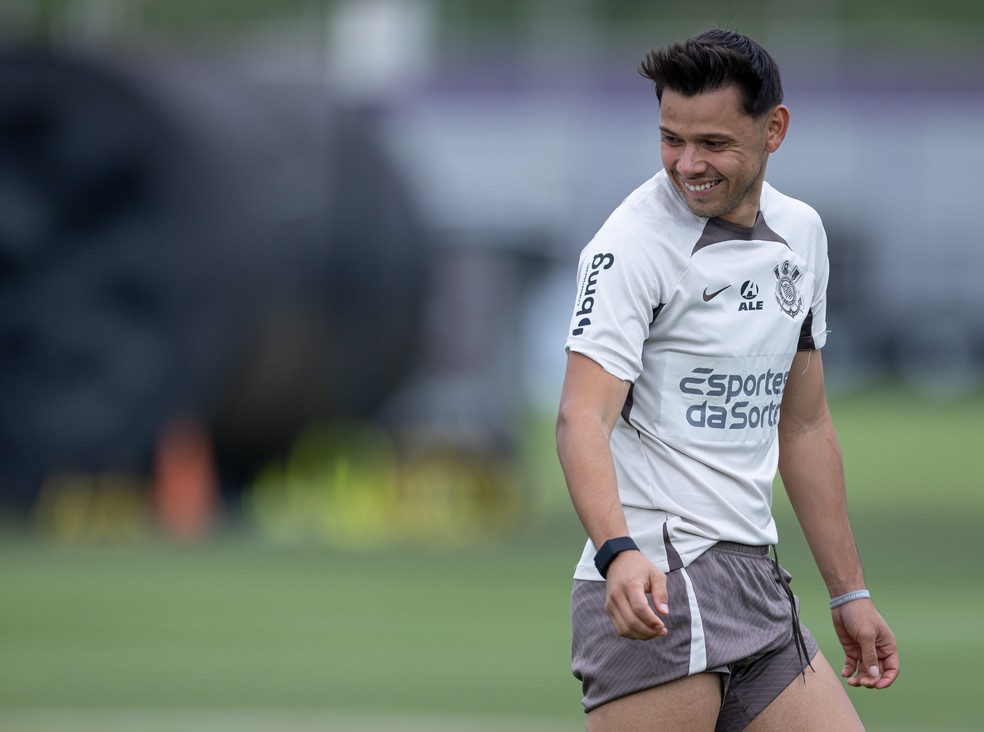 Entenda o que ainda trava renovação de contrato de Romero com o Corinthians | corinthians | ge