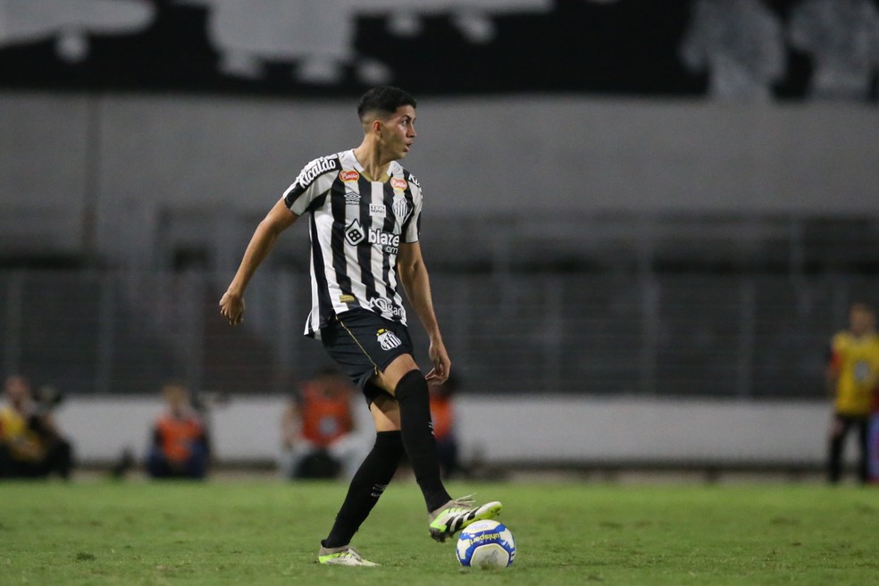 Zagueiro Jair vale o investimento milionário do Botafogo? Comentaristas analisam | botafogo | ge