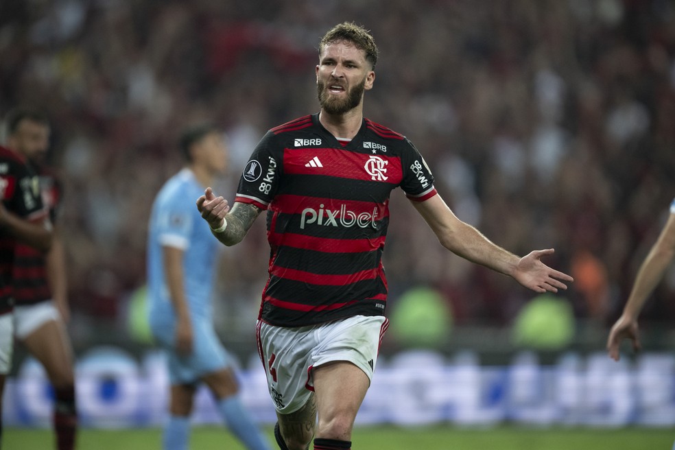 Léo Pereira, do Flamengo, isola-se como zagueiro com mais gols no "novo Maracanã"; veja lista | flamengo | ge