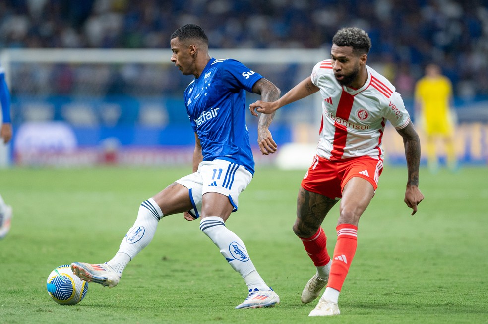 Cruzeiro x Internacional: Wesley é vaiado e xingado por torcida no Mineirão; assista | cruzeiro | ge