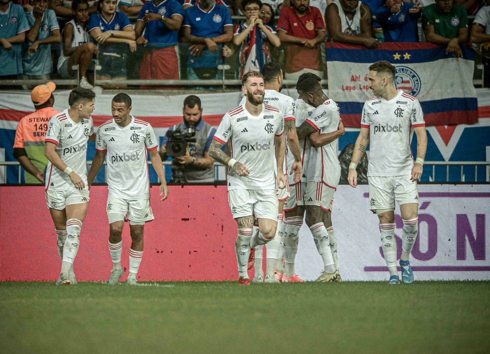 Análise: Flamengo é sólido, faz jogo seguro e fica mais perto da semifinal | flamengo | ge