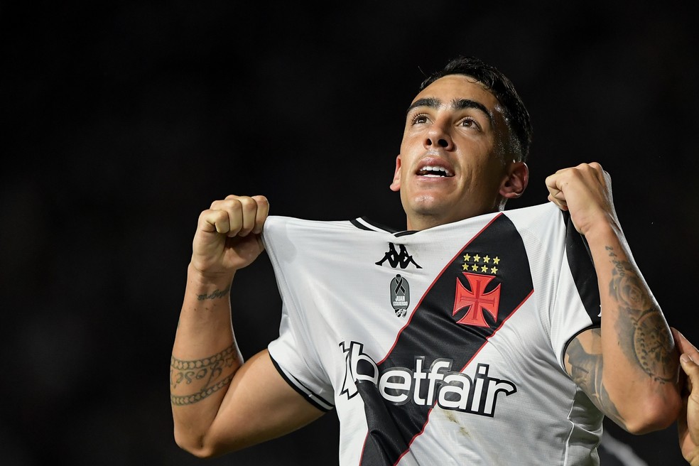 Por você, Izquierdo! Puma volta a marcar após quase um ano e vive fortes emoções em vitória do Vasco | vasco | ge