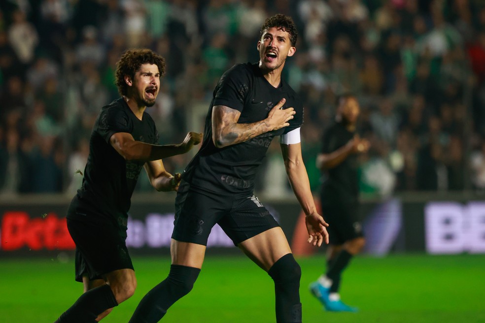 Gustavo Henrique vê falta de sorte ao Corinthians e aponta "jogo mais importante do ano" no domingo | corinthians | ge