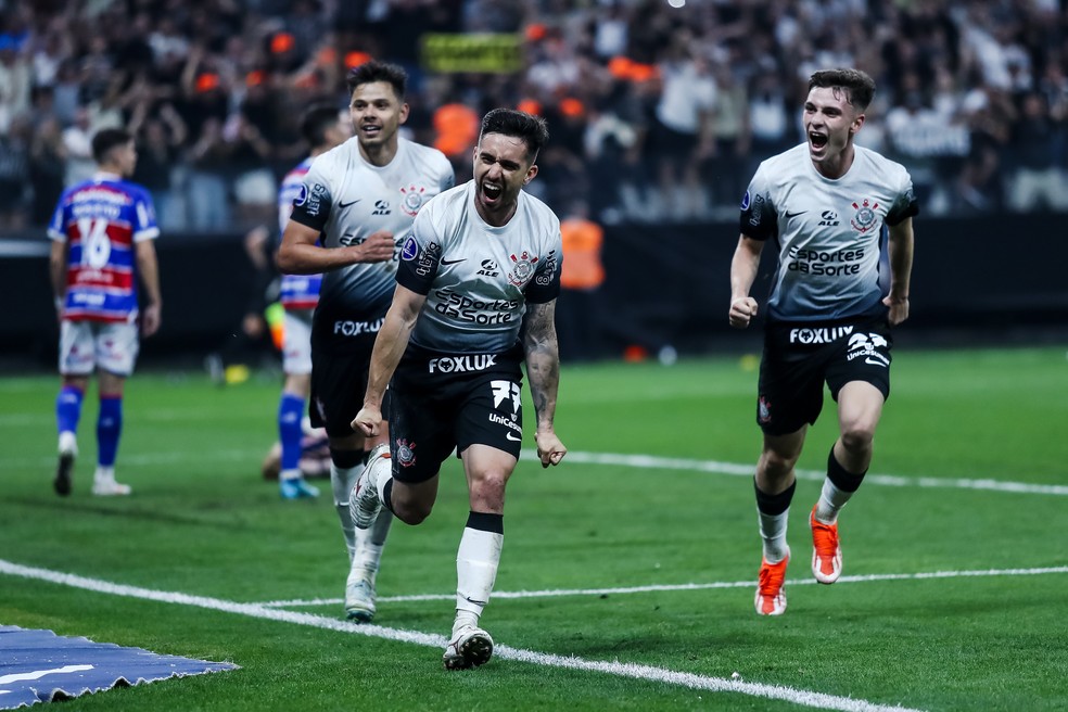 Corinthians tenta acabar com jejum de 14 meses em clássicos e mira sequência inédita em 2024 | corinthians | ge