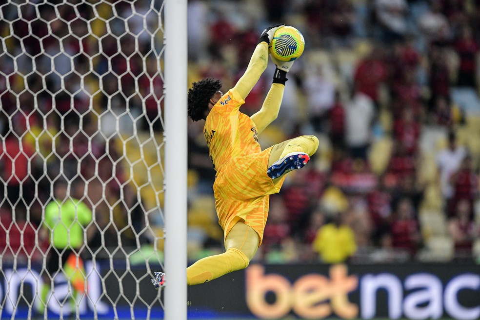 Hugo Souza vê Corinthians vivo na Copa do Brasil após derrota no Maracanã: "Fomos resilientes" | corinthians | ge