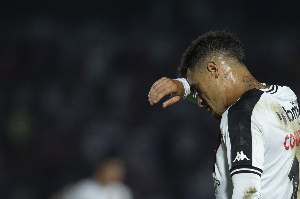 Lesões e falta de opções: o que explica a queda de produção do Vasco no Brasileirão? | vasco | ge