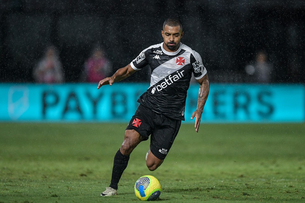 Paulo Henrique completa uma semana de antibiótico; entenda situação do lateral do Vasco | vasco | ge