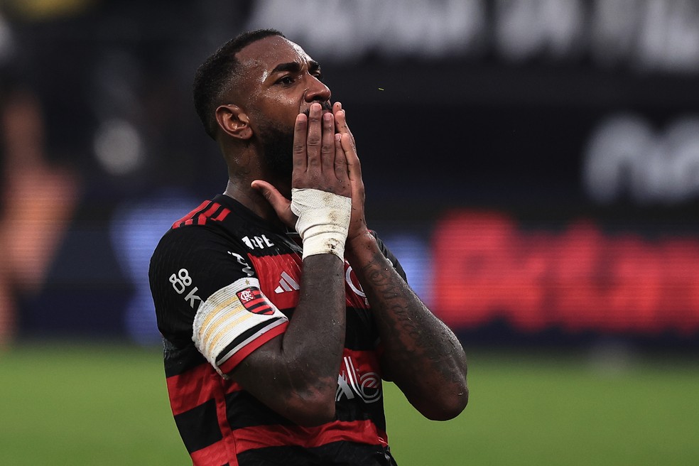 Gerson destaca esforço do Flamengo após expulsão de Bruno Henrique: "Classificação por ele" | flamengo | ge