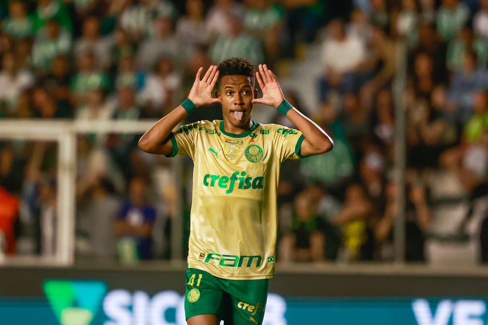 Estêvão diz que não esperava post de Neymar após recorde no Palmeiras: "Sonho jogar com ele" | palmeiras | ge