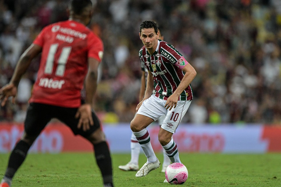 Fluminense encaminha quatro renovações e envia propostas para outros dois jogadores; veja situações | fluminense | ge