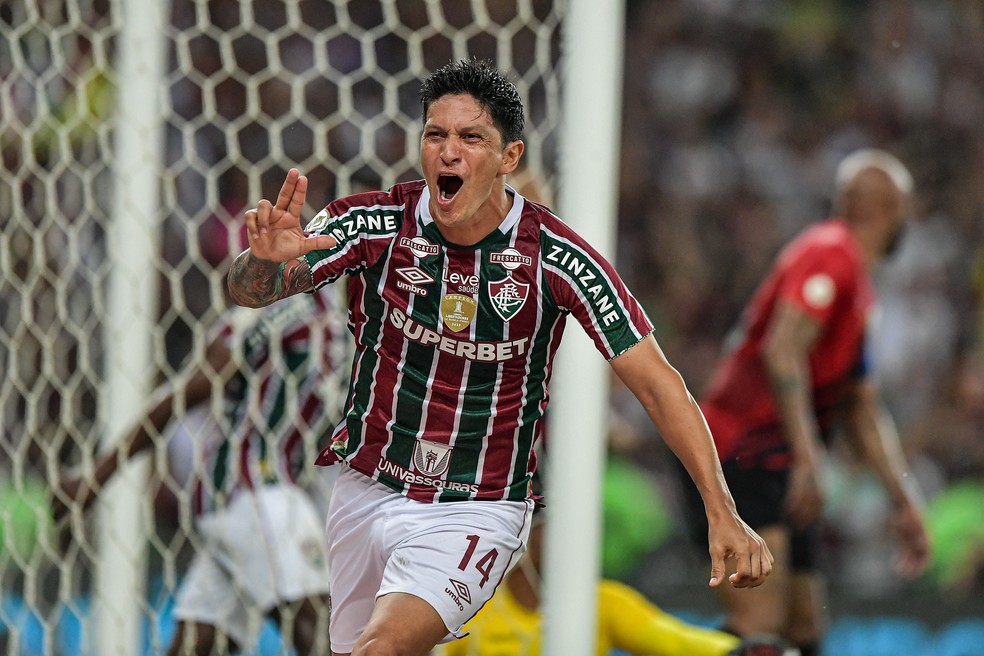 Análise: fim do jejum de Cano é marco simbólico em afastamento do Fluminense do Z-4 | fluminense | ge