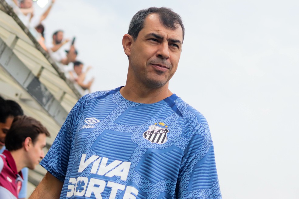 Solidez defensiva, experiência e estabilidade: por que o Vasco escolheu Fábio Carille? | vasco | ge