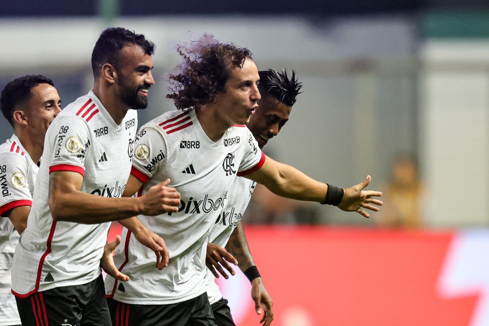 Elogiado por Filipe Luís no Flamengo, David Luiz projeta sonho de ser treinador com exemplo dos pais | flamengo | ge