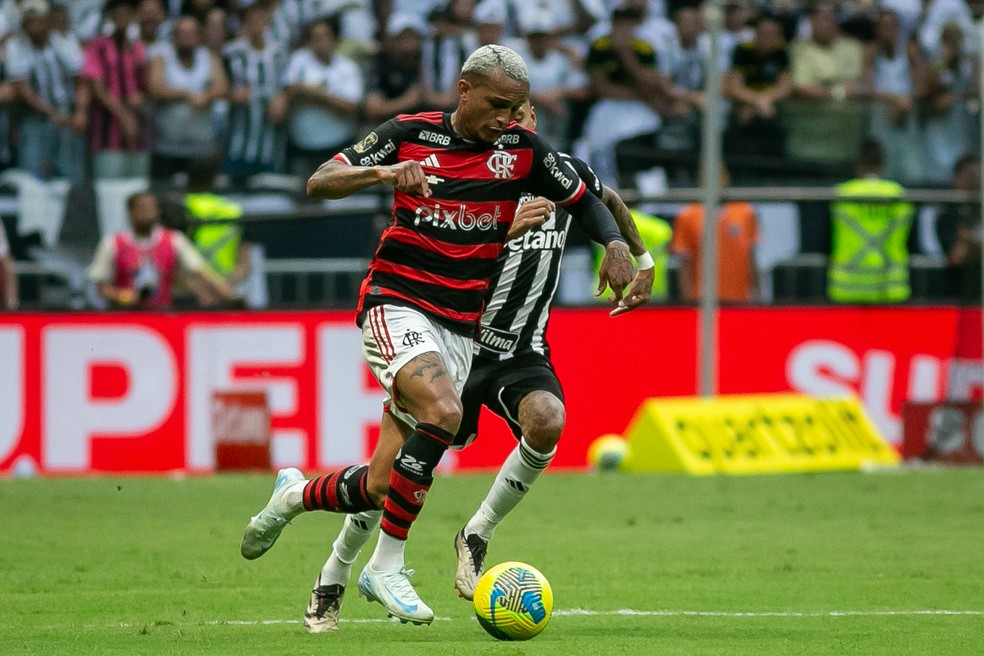 Wesley tem reação curiosa ao descobrir que Gabigol está de saída do Flamengo; veja | flamengo | ge