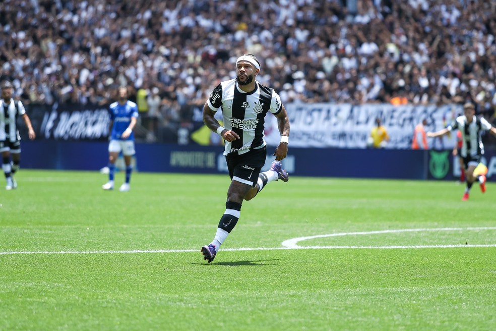 Memphis reclama de calor e valoriza reação do Corinthians: "Não esquecer de onde saímos" | corinthians | ge