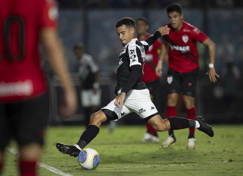 Atuações do Vasco: Alex Teixeira comanda reação, e Coutinho e Rayan são os piores; dê as suas notas | vasco | ge