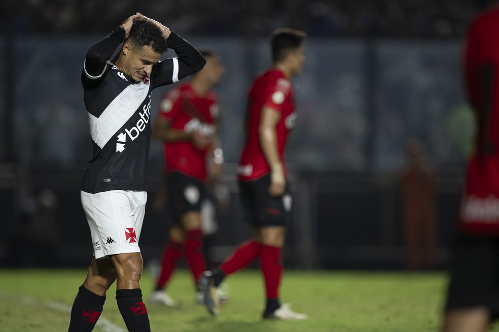 Sem vencer em novembro, Vasco tem mês com pior desempenho no ano | vasco | ge