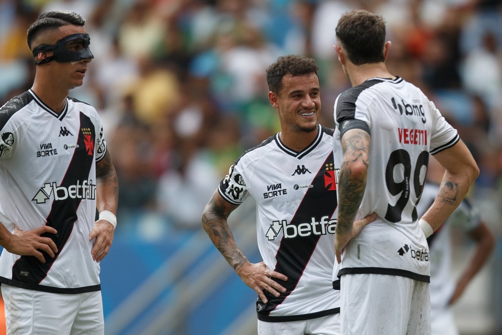 "Ano mais tranquilo": Vasco bate ponto no meio da tabela e passa 22 rodadas seguidas entre 8º e 12º | vasco | ge