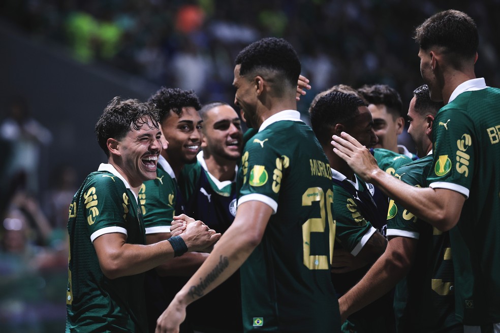 Análise: Palmeiras controla estreia mesmo rodando elenco e vence a primeira do ano sem sustos | palmeiras | ge