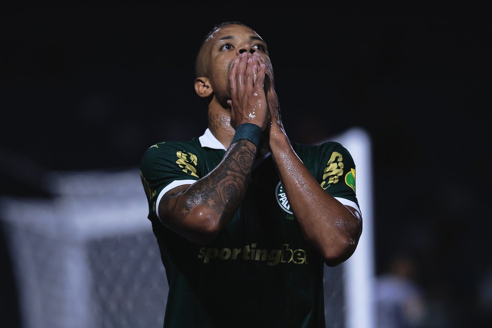 Análise: Palmeiras tem "duas caras" em primeira derrota do ano e vê aumentar pressão por reforços | palmeiras | ge