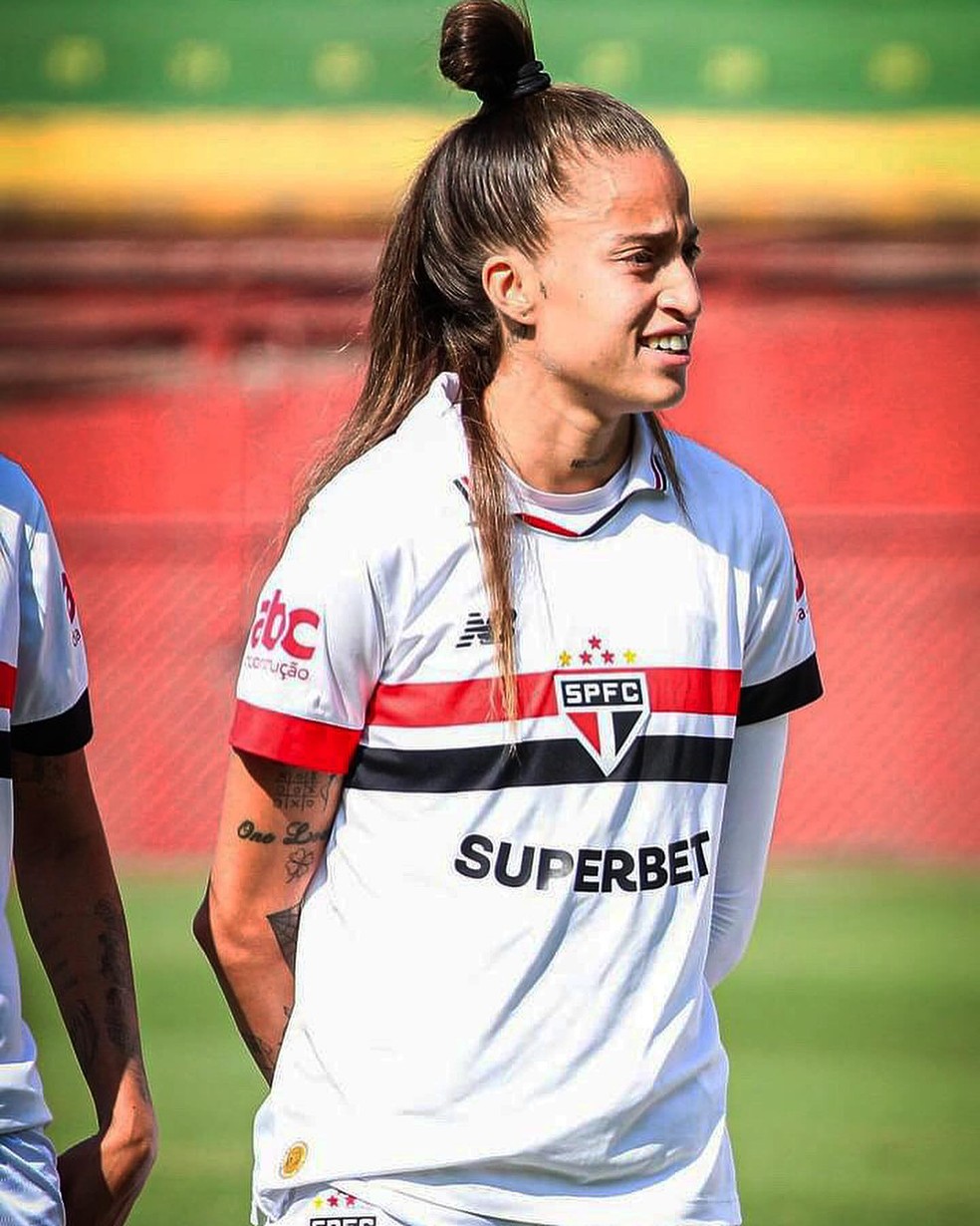 Corinthians anuncia ex-atacante do São Paulo e mais reforços para o feminino | corinthians | ge