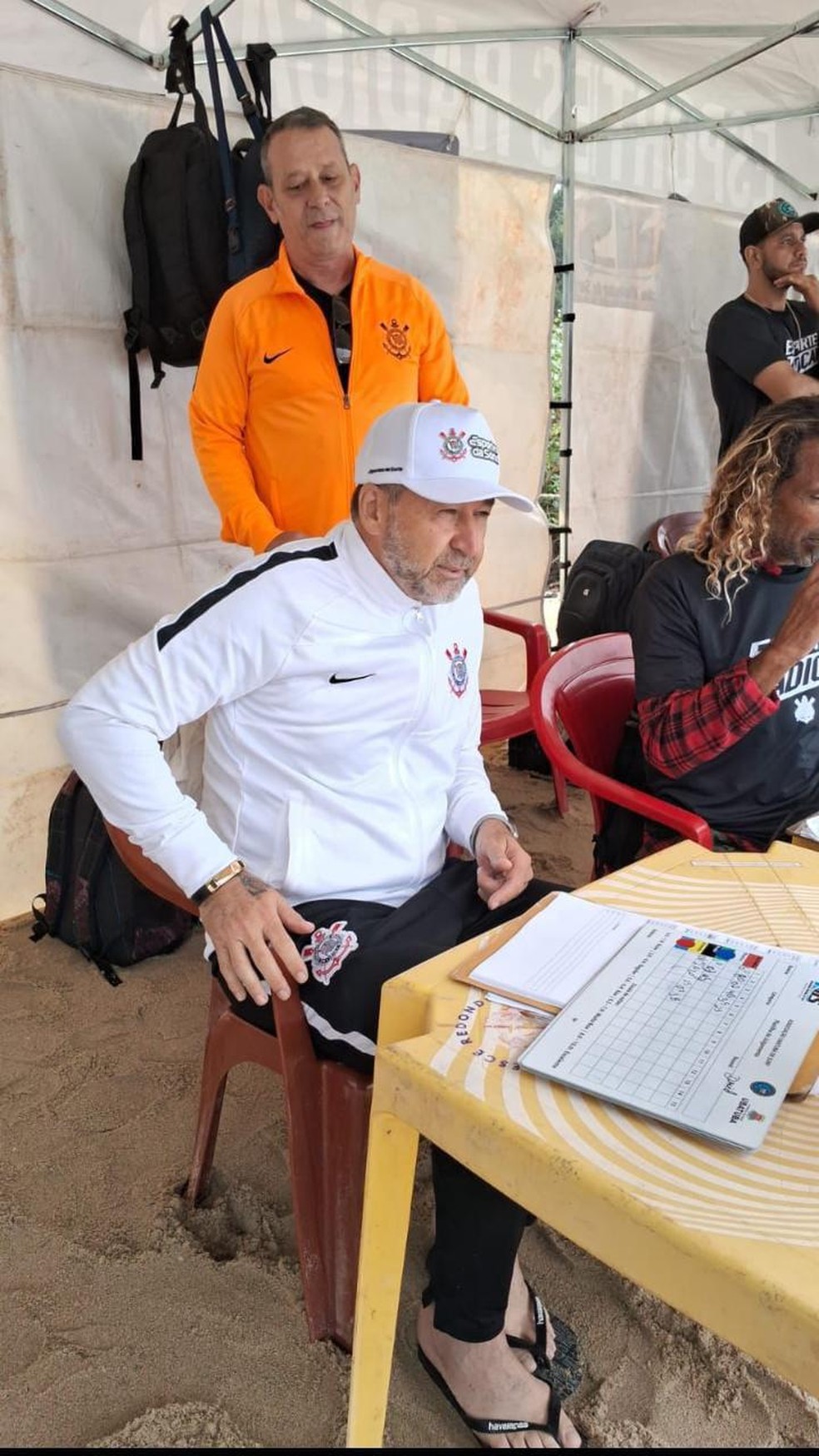 Presidente do Corinthians vai a torneio de surfe no litoral de São Paulo | corinthians | ge