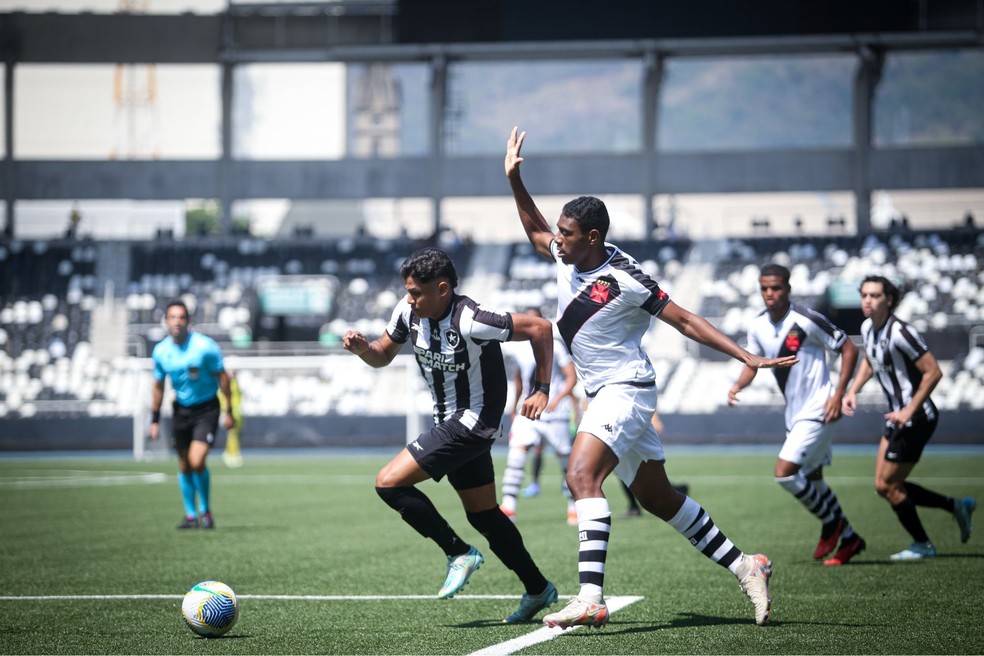 Botafogo vence o Vasco na abertura do Brasileirão de Aspirantes | futebol | ge