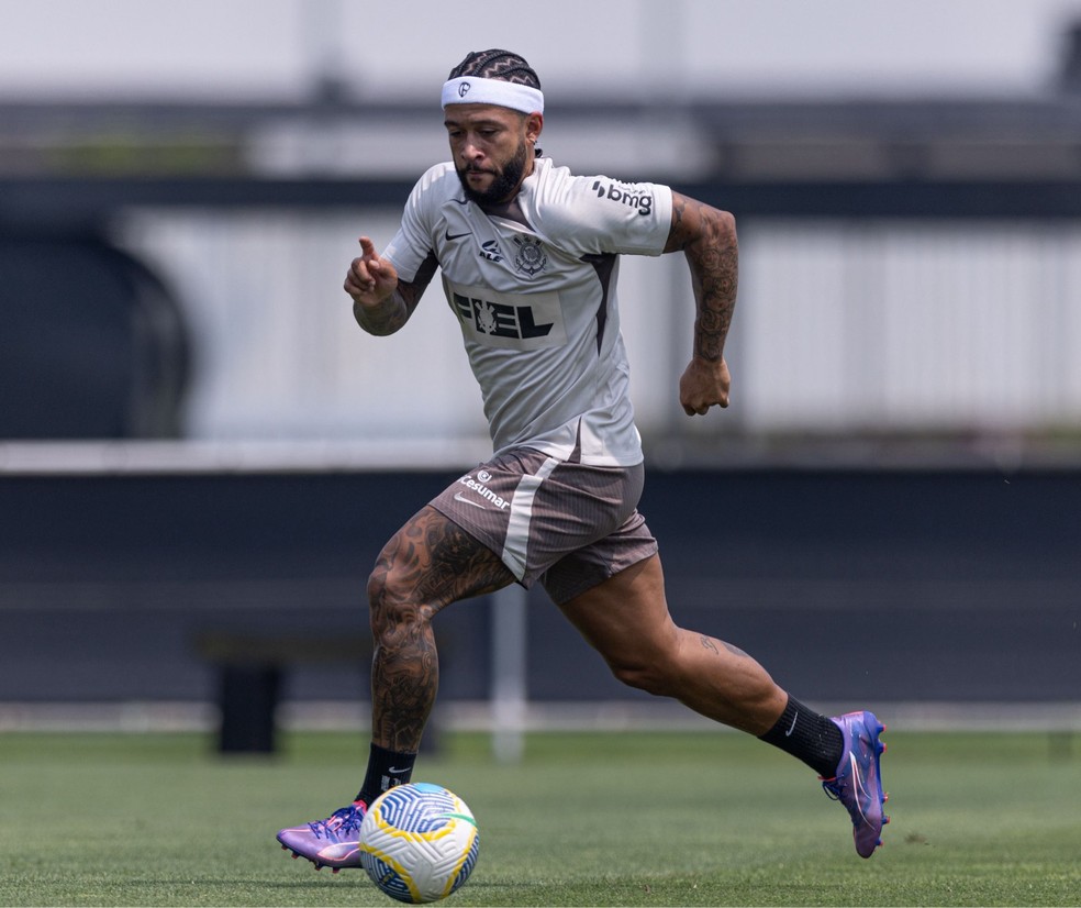 "Quase na hora": Memphis Depay mostra preparação para estreia pelo Corinthians | corinthians | ge