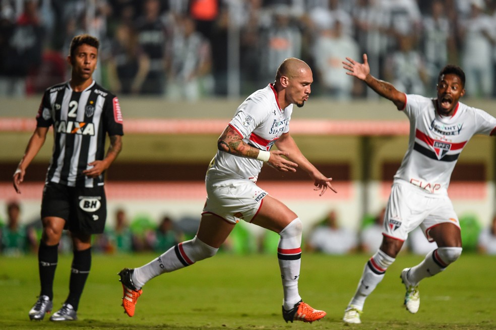 Algoz do Atlético-MG no passado, Maicon busca no Vasco primeiro título no Brasil | vasco | ge