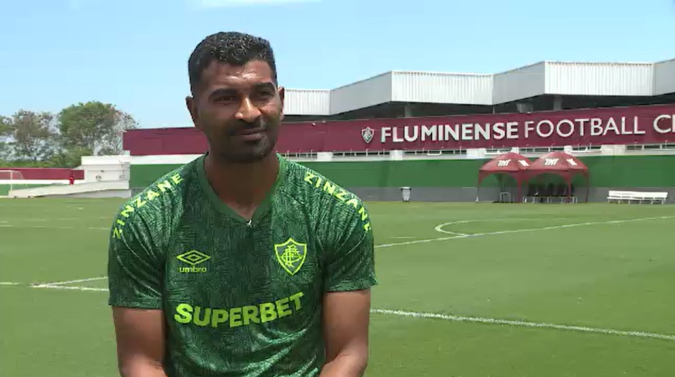 "Pitbull" tímido, Thiago Santos esquece críticas e se consolida como zagueiro no Fluminense | fluminense | ge