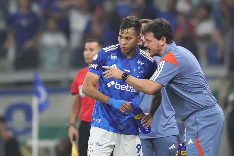 Diniz vê "melhor primeiro tempo" do Cruzeiro desde início de trabalho na Toca da Raposa | cruzeiro | ge