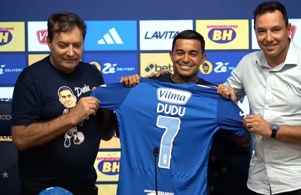 Apresentado no Cruzeiro, Dudu exalta parceria com Gabigol: "Voltar a brigar por títulos" | cruzeiro | ge