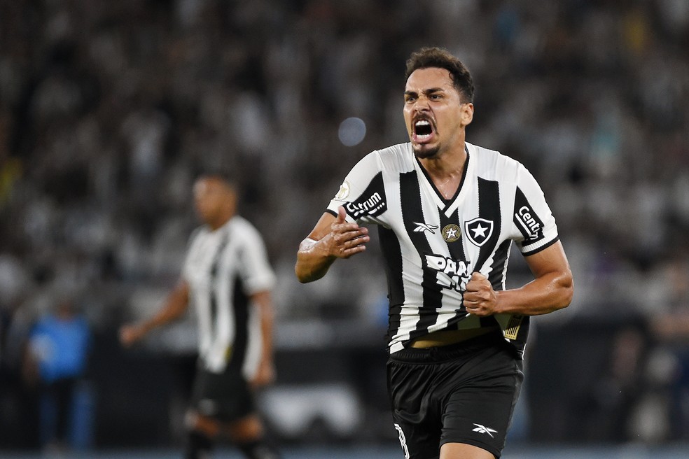 Pumas, do México, tem interesse em Eduardo, que está em fim de contrato com o Botafogo | botafogo | ge