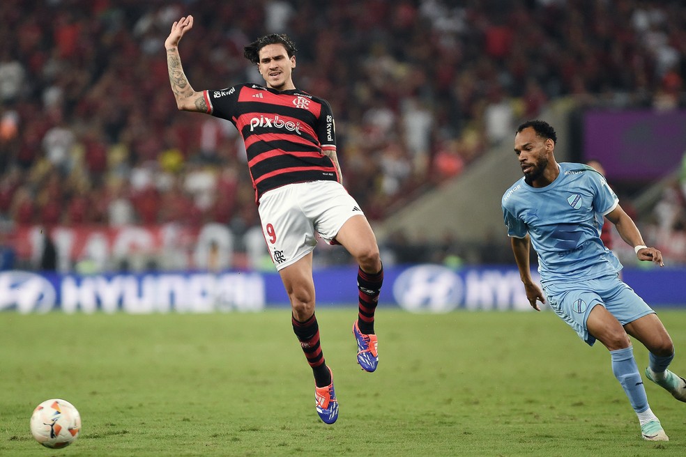 Vídeo: novo ângulo mostra momento da lesão de Pedro e corte na coxa do atacante do Flamengo | flamengo | ge