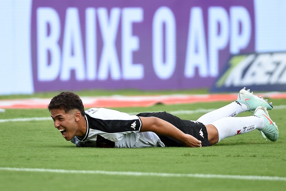 Paulinho, do Vasco, realiza um sonho após primeiro gol em São Januário: "Cresci aqui" | vasco | ge