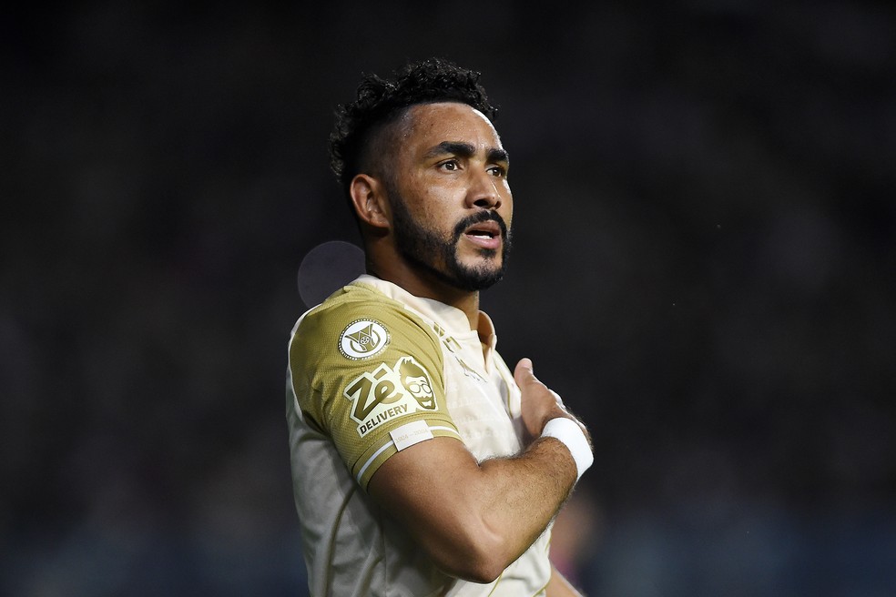 Payet diz que tem mais seis meses no Vasco para aproveitar e pensar no futuro: "Paixão continua intacta" | vasco | ge