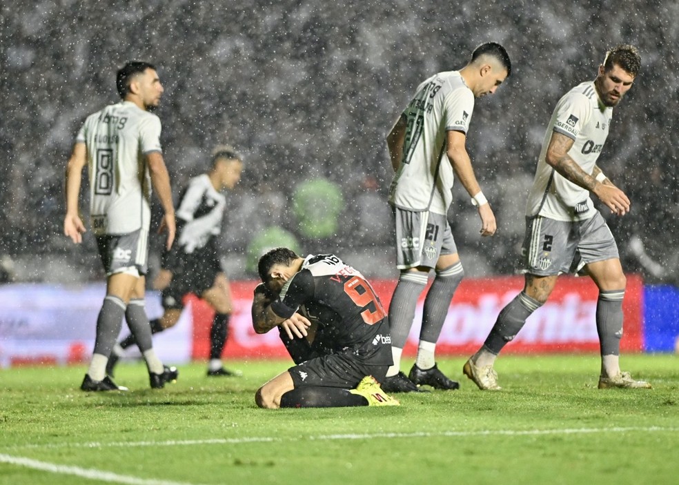 Cada vez mais identificado, Vegetti chega a 30 gols pelo Vasco e busca ano mais artilheiro da carreira | vasco | ge