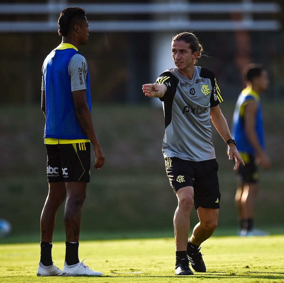 Reuniões, muitos vídeos e imersão no CT compõem primeiro pré-jogo do Flamengo de Filipe Luís | flamengo | ge