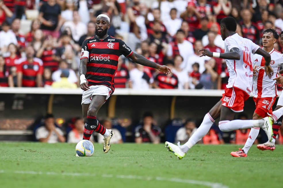 Análise: Flamengo destrava jogo na bola parada, e Gerson mostra que "pentear" não é problema | flamengo | ge