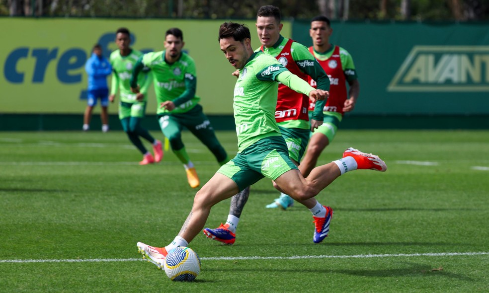 Mauricio sofre lesão no joelho e pode não jogar mais pelo Palmeiras em 2024 | palmeiras | ge