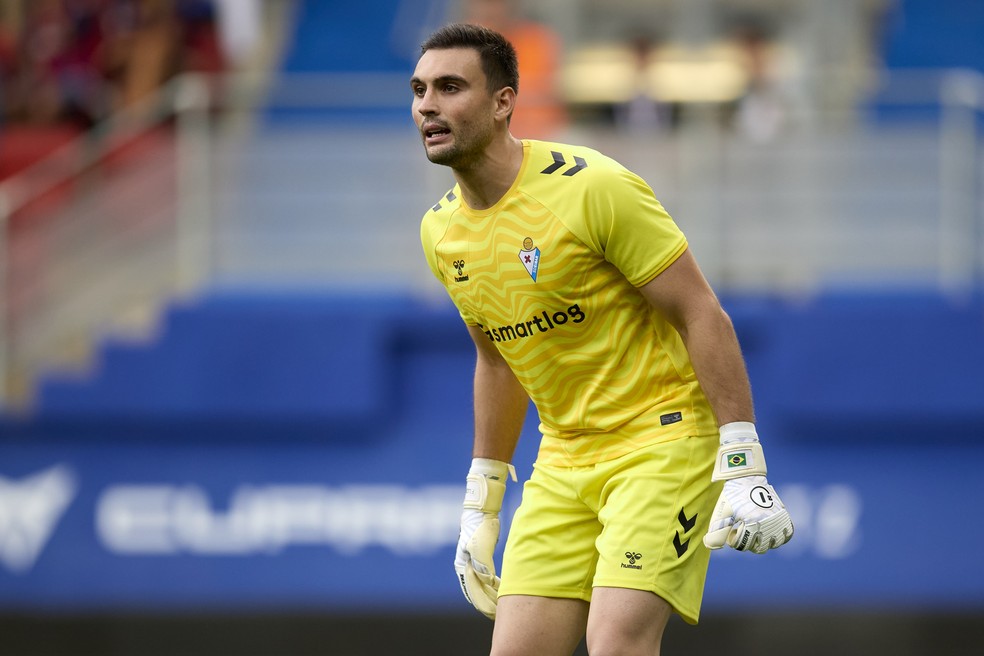 Vasco encaminha a contratação do goleiro Daniel Fuzato, do Eibar | vasco | ge