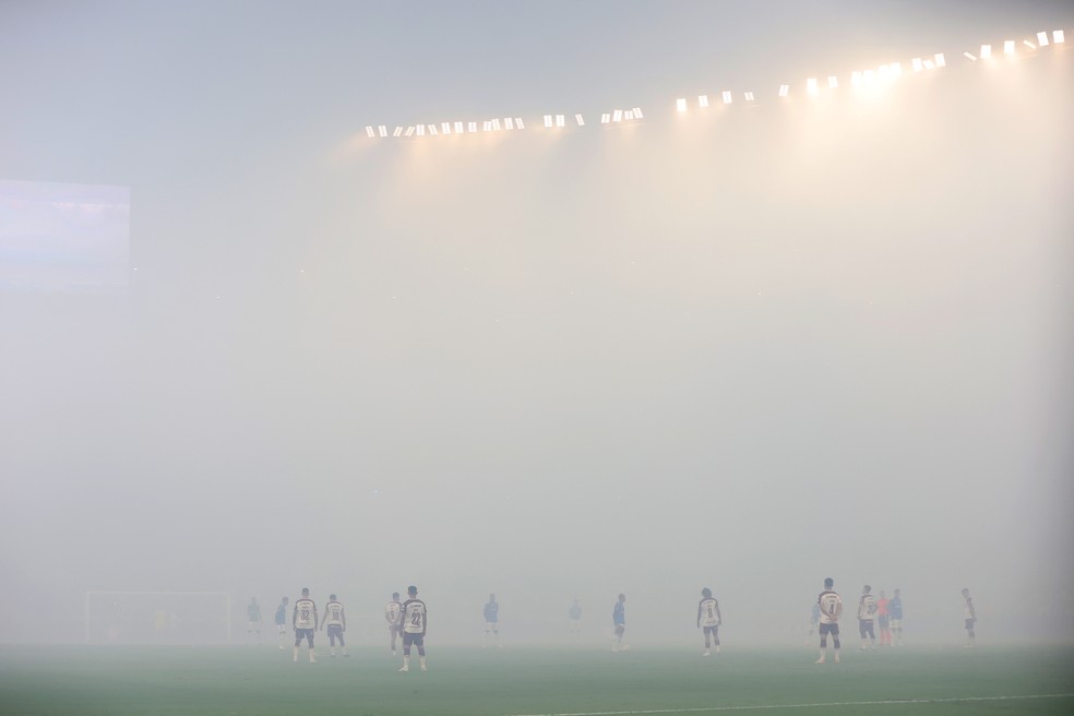 Cruzeiro é punido pela Conmebol por uso de sinalizadores e vai jogar sem torcida; entenda | cruzeiro | ge