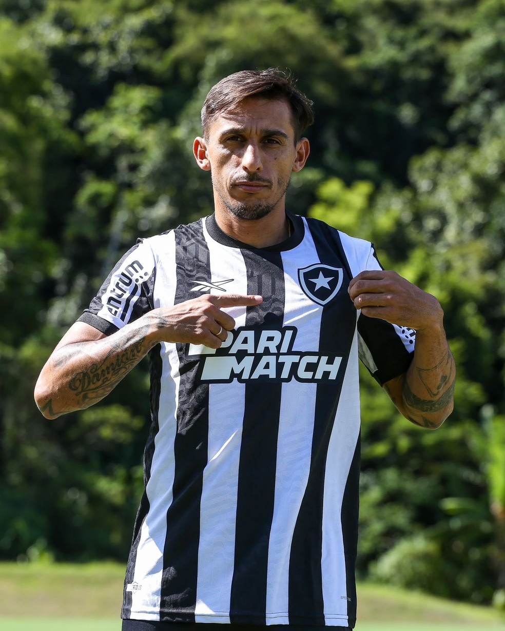 Damián Suárez treina separadamente enquanto negocia saída do Botafogo | botafogo | ge