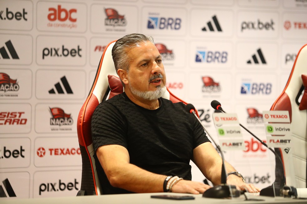 Boto garante manutenção do elenco do Flamengo para temporada: "Não sai ninguém importante" | flamengo | ge