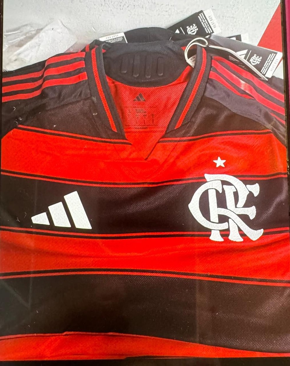 Veja fotos da nova camisa do Flamengo e saiba quando será a estreia | flamengo | ge