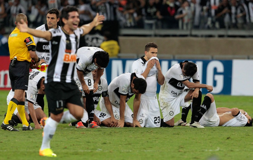 Eles acreditam! Torcedores do Atlético-MG listam coincidências entre Libertadores de 2013 e 2024 | atlético-mg | ge