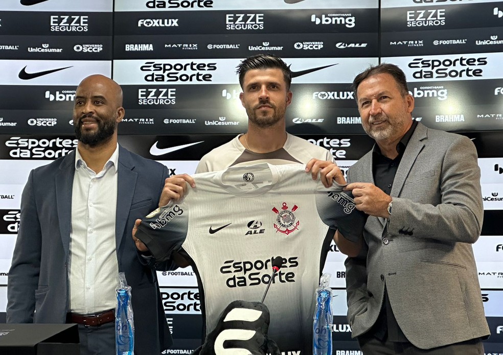 Héctor Hernández diz que preferiu Corinthians a clubes da Europa vê estrutura "de Champions League" | corinthians | ge