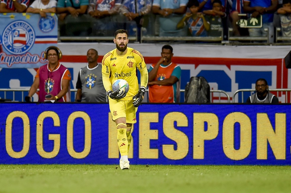 Matheus Cunha enaltece disputa com Rossi e elege defesa mais difícil em Bahia x Flamengo | flamengo | ge